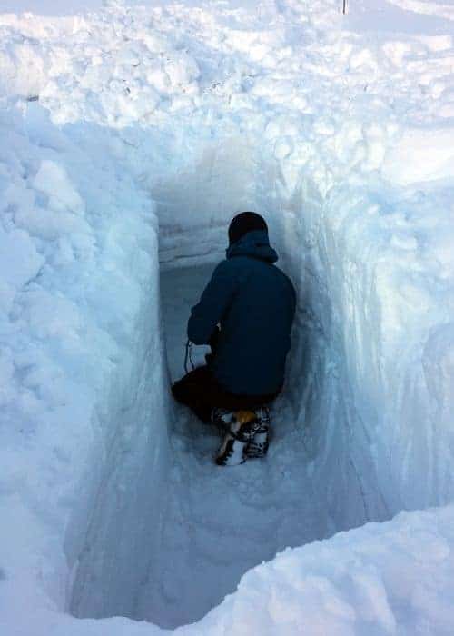 Construyendo trinchera nieve